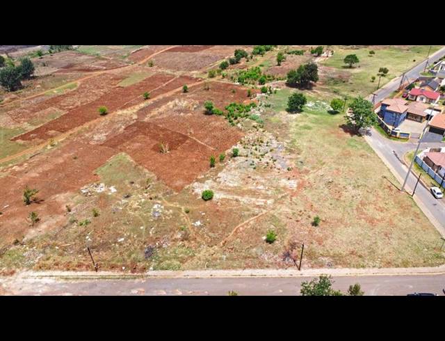 LAND FOR SALE IN CLAYVILLE